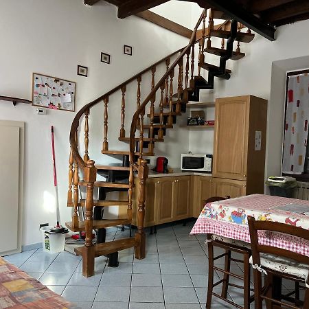 קומו Casa Vacanze Il Cortile Da Manu, Maggy&Hope מראה חיצוני תמונה