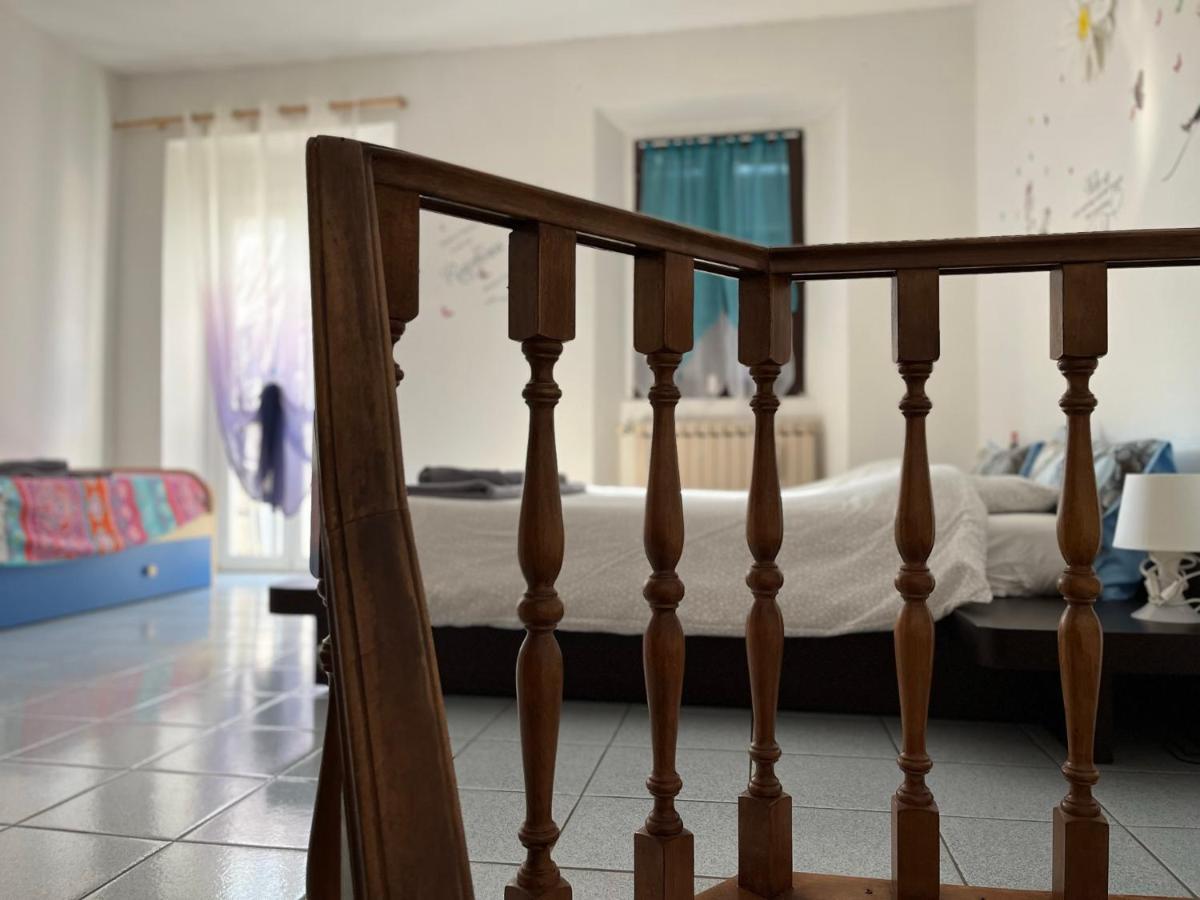קומו Casa Vacanze Il Cortile Da Manu, Maggy&Hope מראה חיצוני תמונה