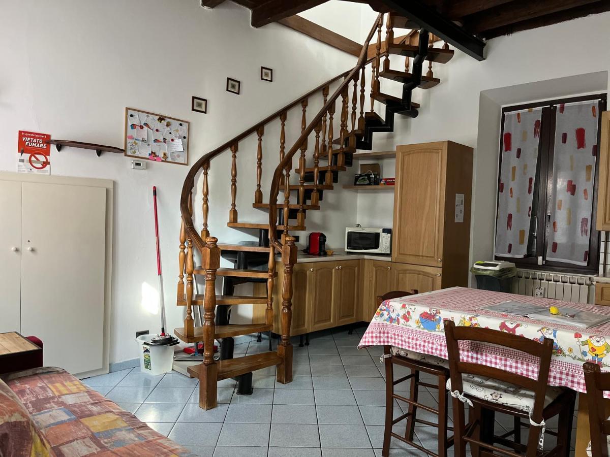 קומו Casa Vacanze Il Cortile Da Manu, Maggy&Hope מראה חיצוני תמונה