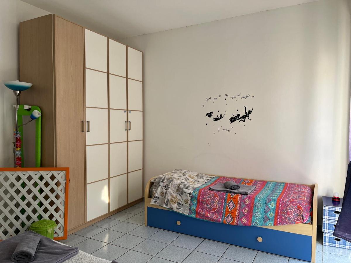 קומו Casa Vacanze Il Cortile Da Manu, Maggy&Hope מראה חיצוני תמונה