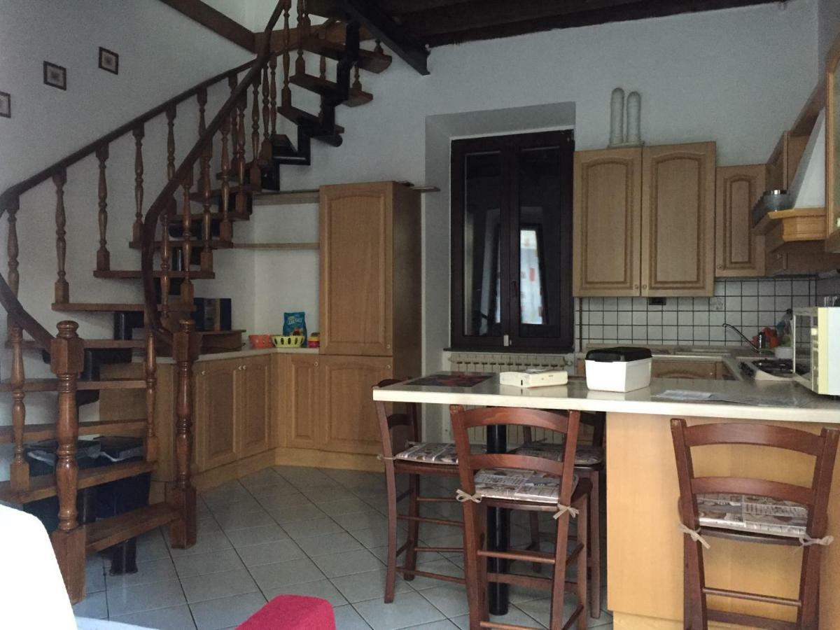 קומו Casa Vacanze Il Cortile Da Manu, Maggy&Hope מראה חיצוני תמונה
