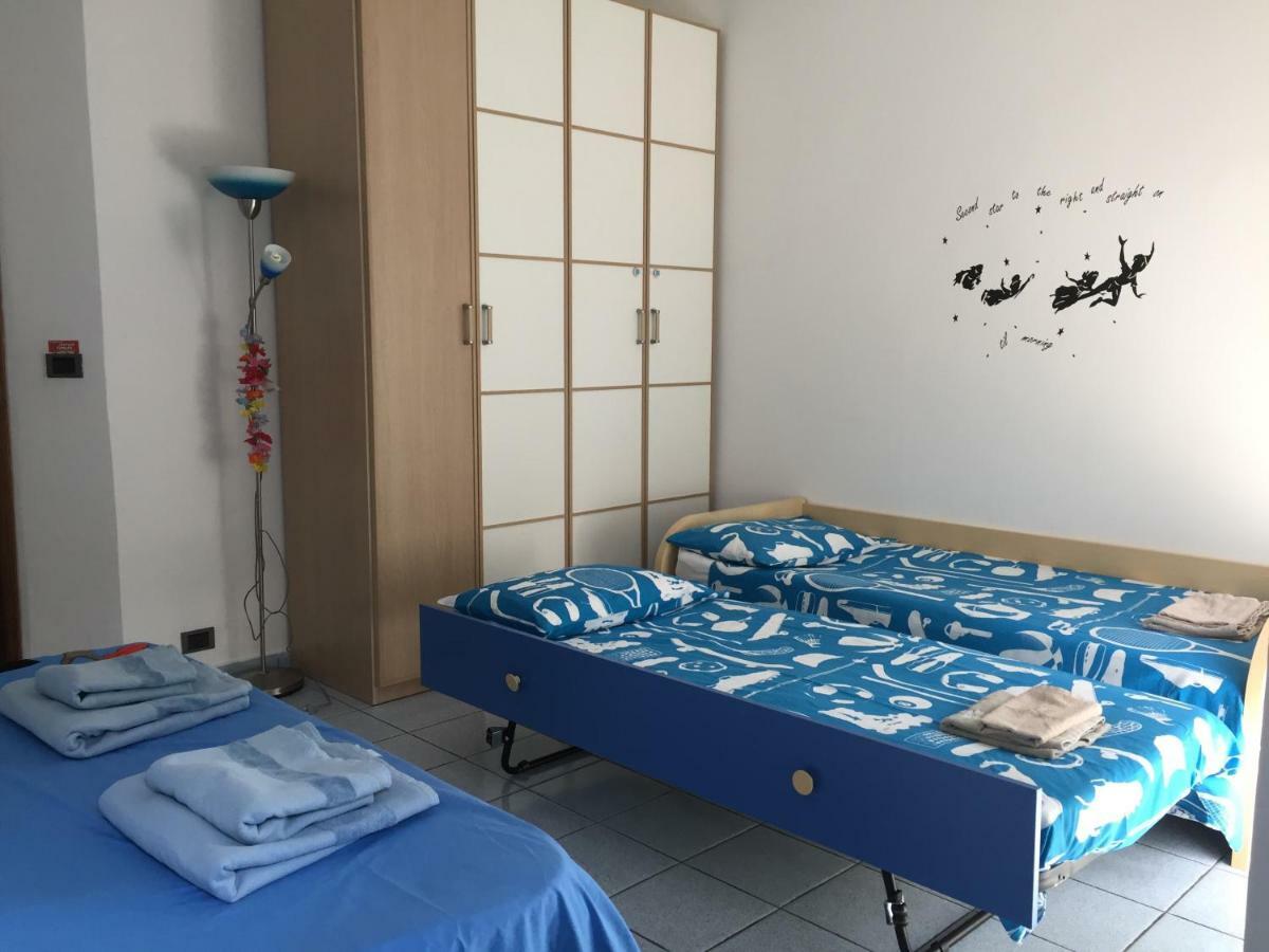 קומו Casa Vacanze Il Cortile Da Manu, Maggy&Hope מראה חיצוני תמונה
